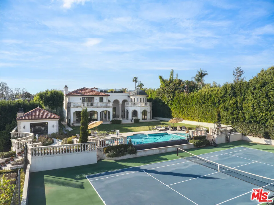 274 Tigertail Road Los Angeles, CA 90049
