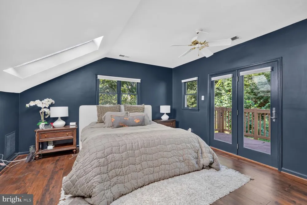 802 PARKWAY TERRACE Alexandria, VA 22302