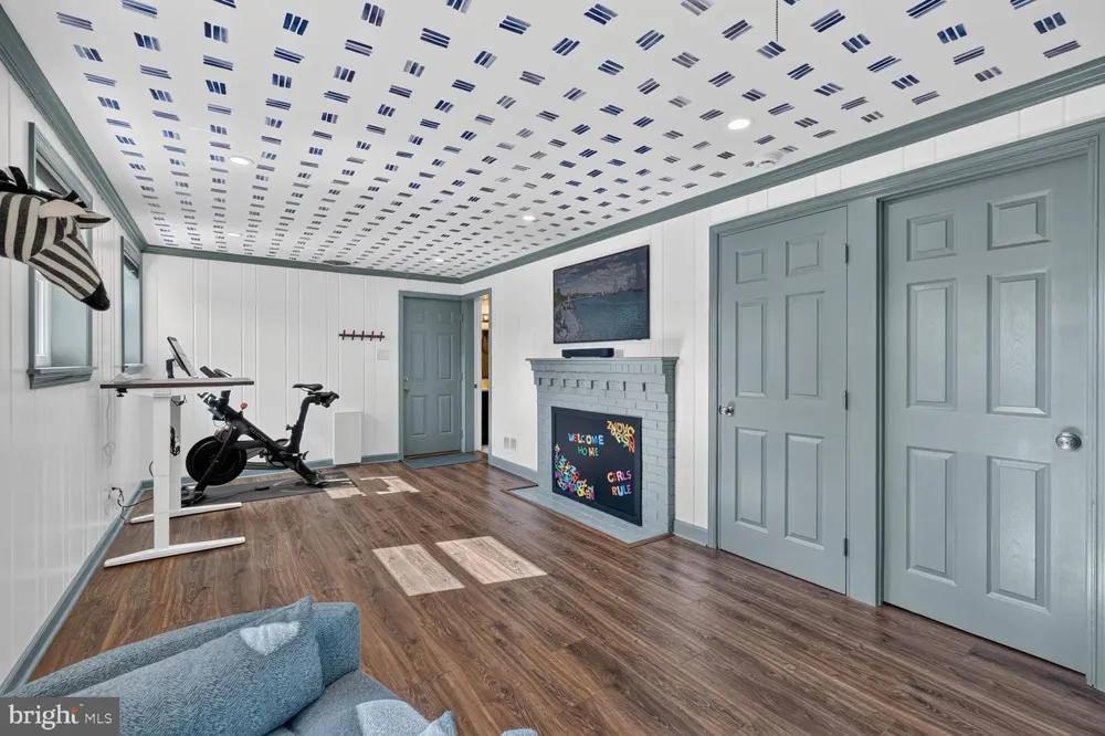 802 PARKWAY TERRACE Alexandria, VA 22302