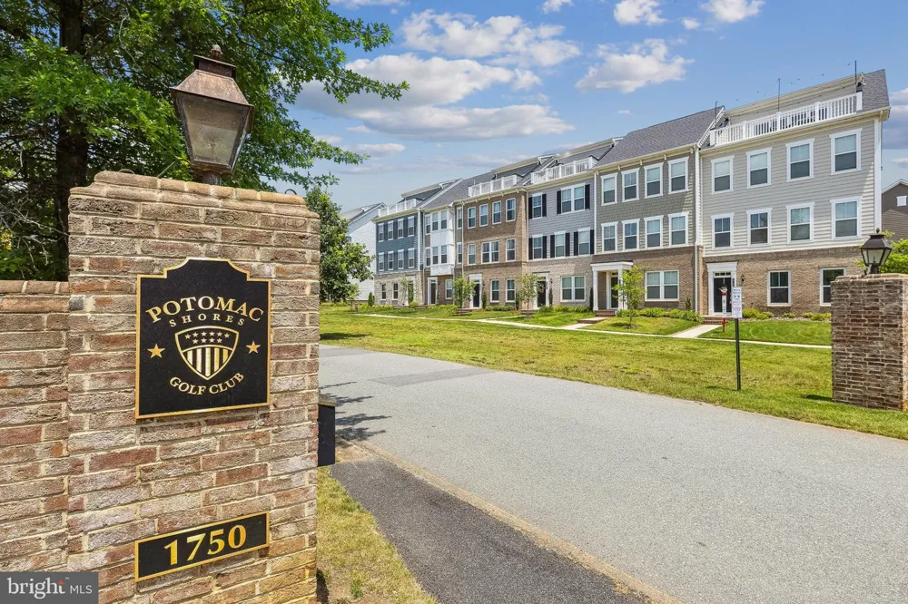 1974 SERVICEBERRY ROAD Dumfries, VA 22026