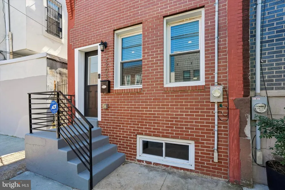 2208 E DICKINSON STREET Philadelphia, PA 19146