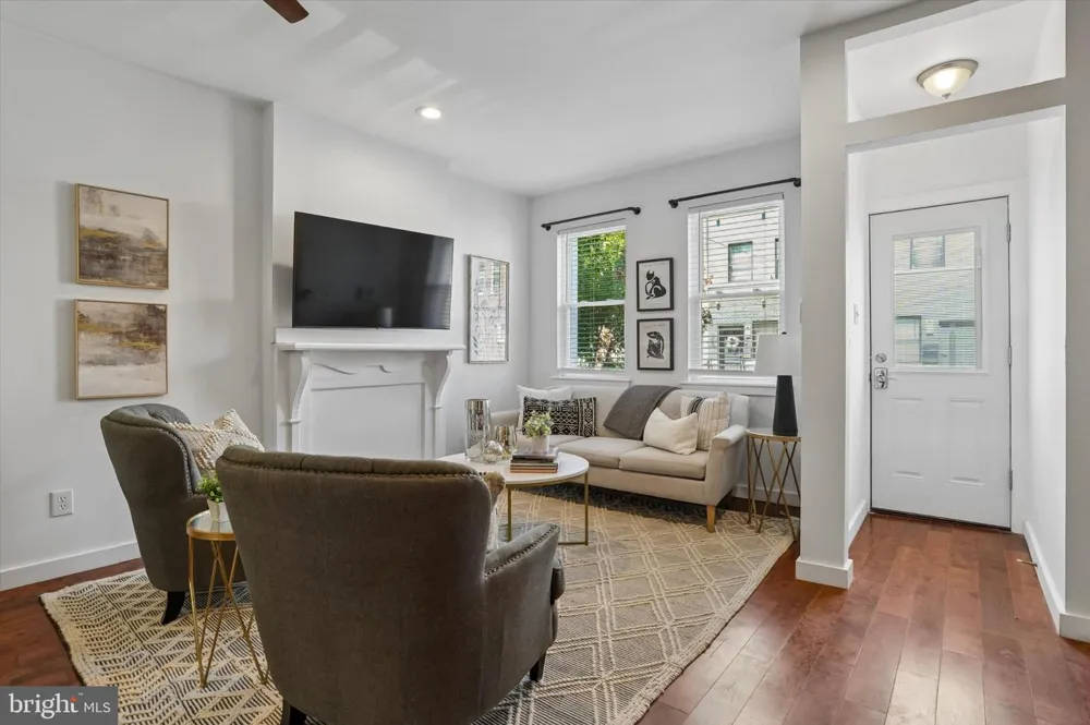 2208 E DICKINSON STREET Philadelphia, PA 19146