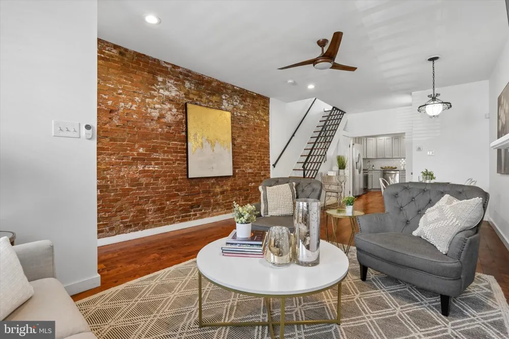 2208 E DICKINSON STREET Philadelphia, PA 19146