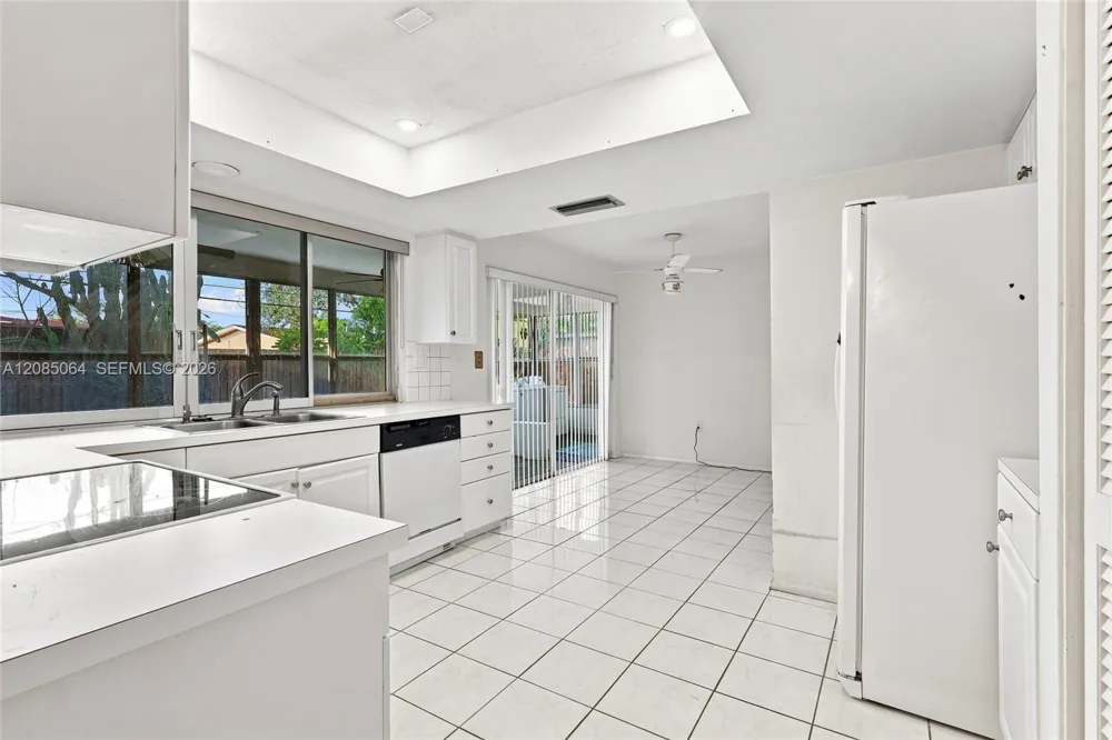 7470 NW 21st Ct Sunrise, FL 33313