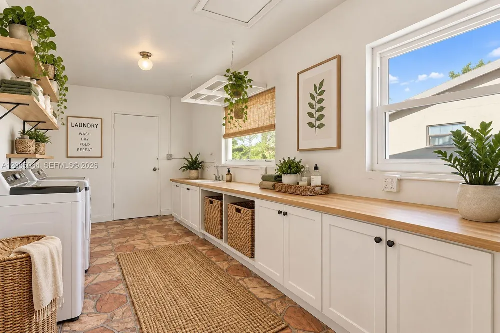 7470 NW 21st Ct Sunrise, FL 33313