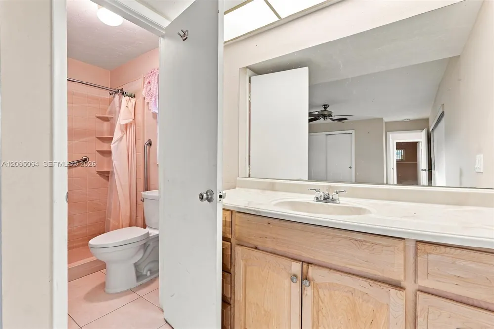 7470 NW 21st Ct Sunrise, FL 33313