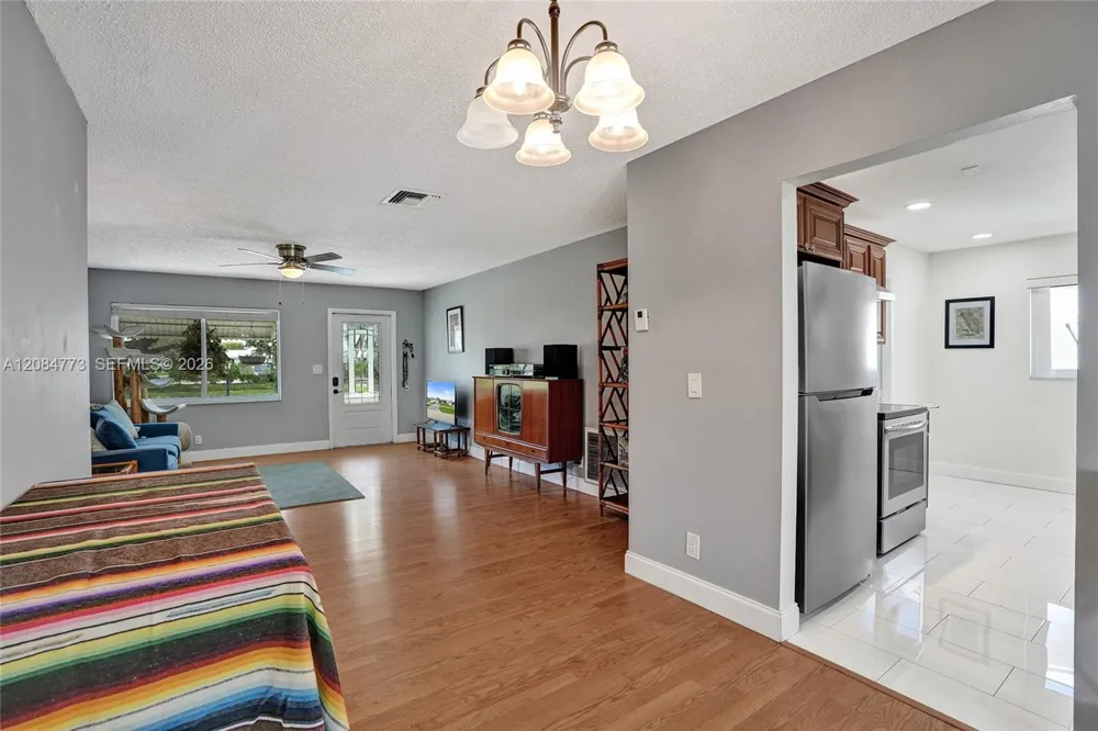 2083 SW 13th Ave Boynton Beach, FL 33426