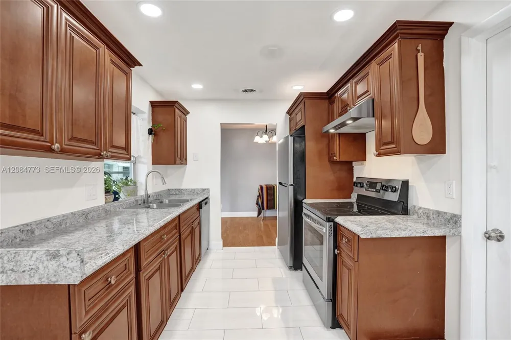 2083 SW 13th Ave Boynton Beach, FL 33426