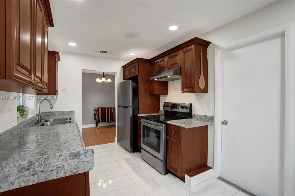 2083 SW 13th Ave Boynton Beach, FL 33426