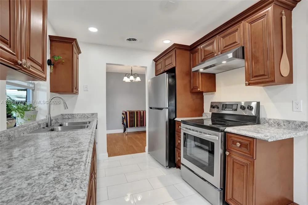 2083 SW 13th Ave Boynton Beach, FL 33426