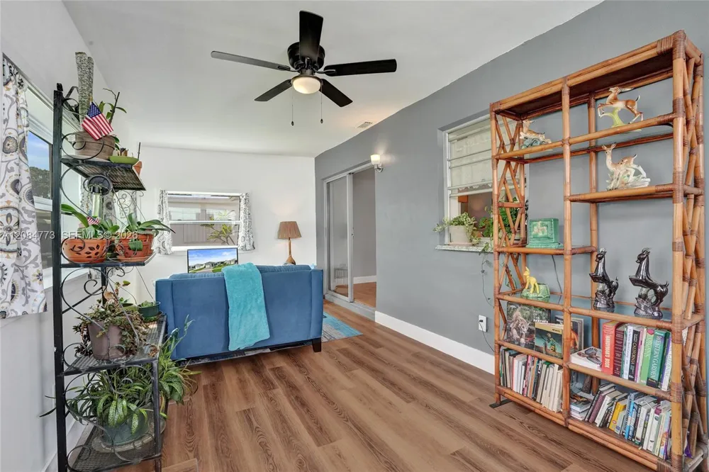 2083 SW 13th Ave Boynton Beach, FL 33426