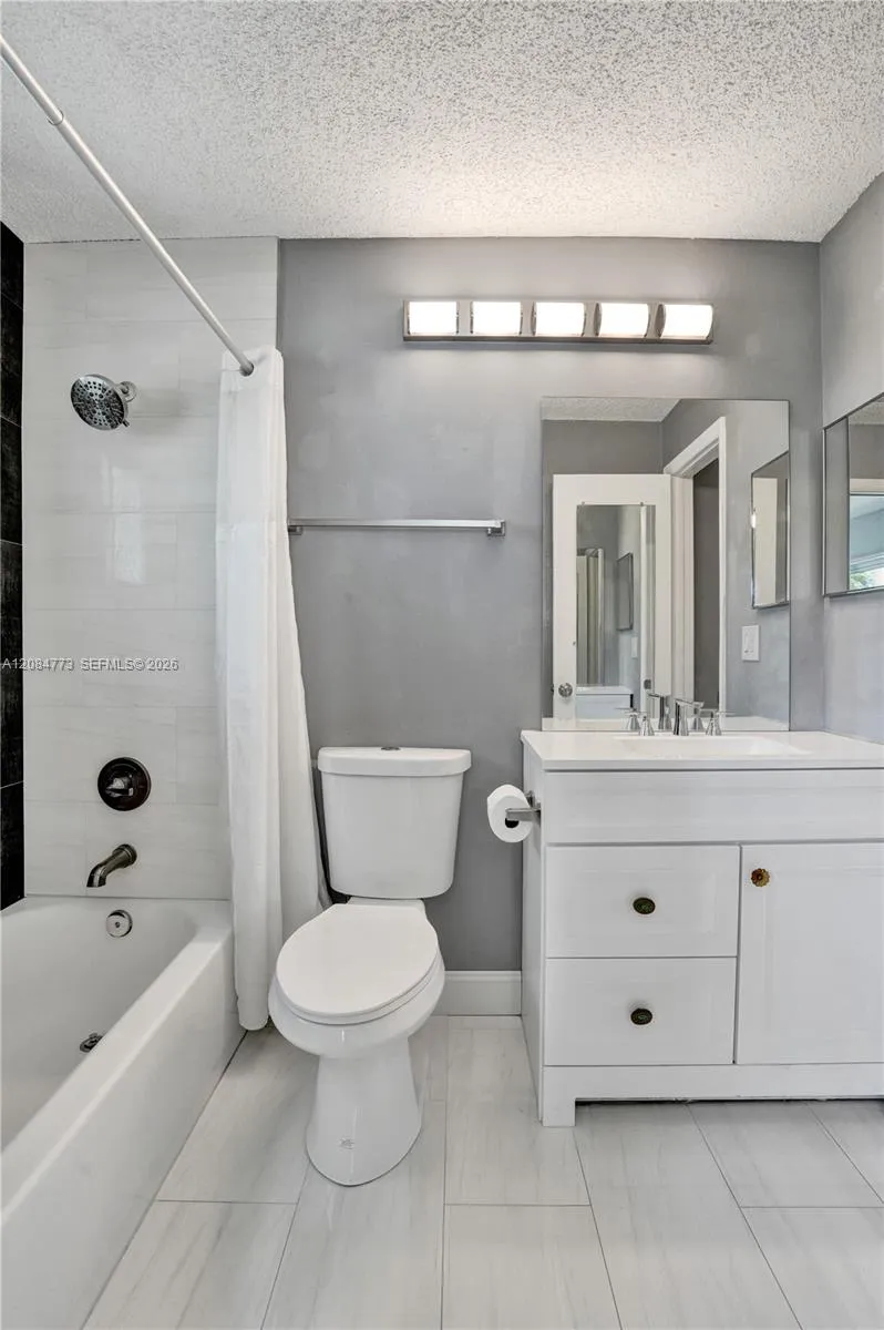 2083 SW 13th Ave Boynton Beach, FL 33426