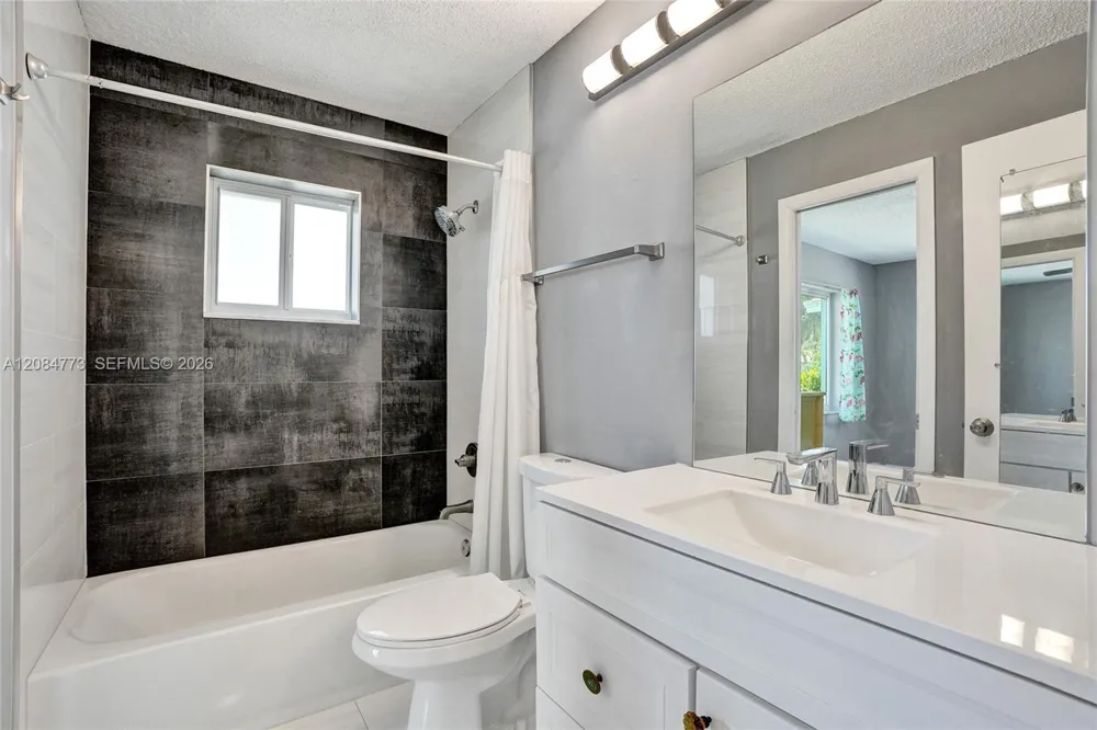 2083 SW 13th Ave Boynton Beach, FL 33426