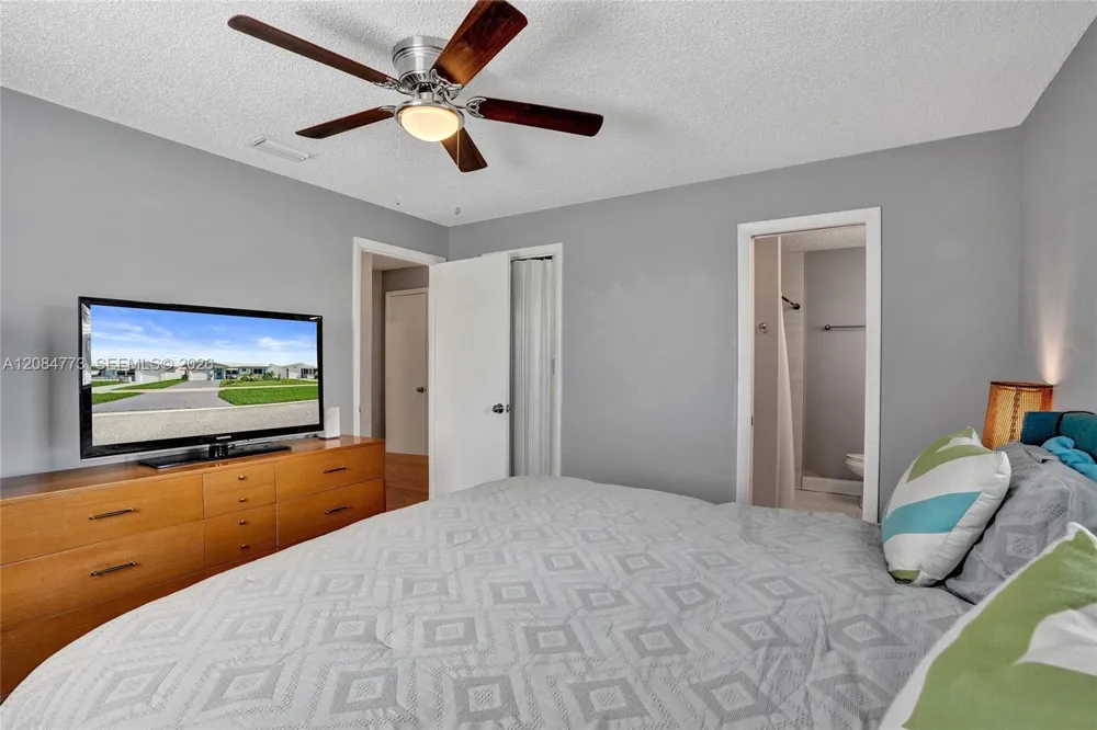 2083 SW 13th Ave Boynton Beach, FL 33426