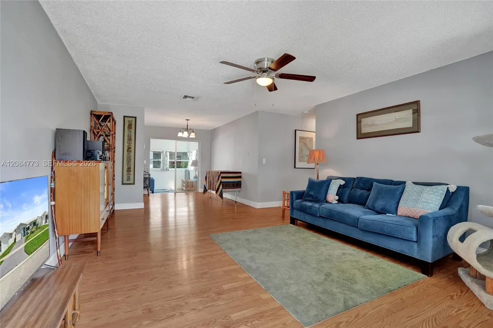 2083 SW 13th Ave Boynton Beach, FL 33426