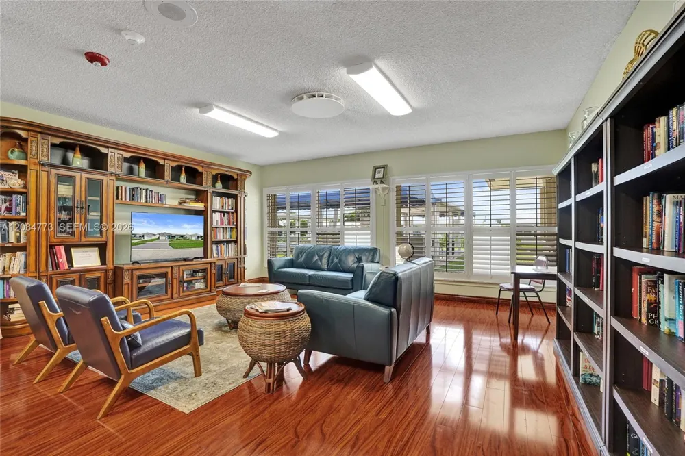 2083 SW 13th Ave Boynton Beach, FL 33426