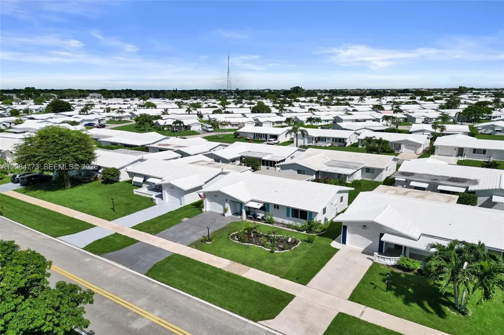 2083 SW 13th Ave Boynton Beach, FL 33426