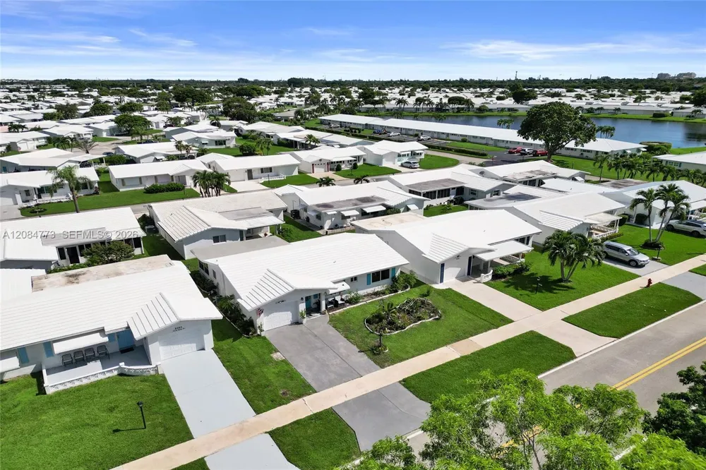 2083 SW 13th Ave Boynton Beach, FL 33426