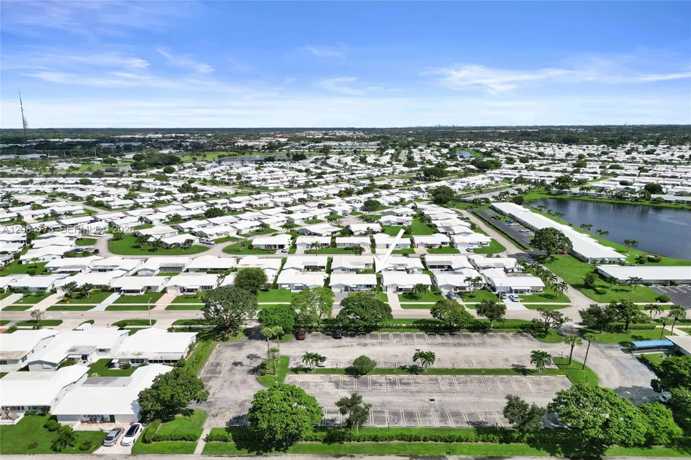 2083 SW 13th Ave Boynton Beach, FL 33426