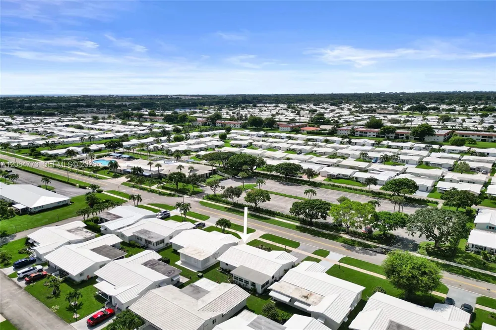 2083 SW 13th Ave Boynton Beach, FL 33426