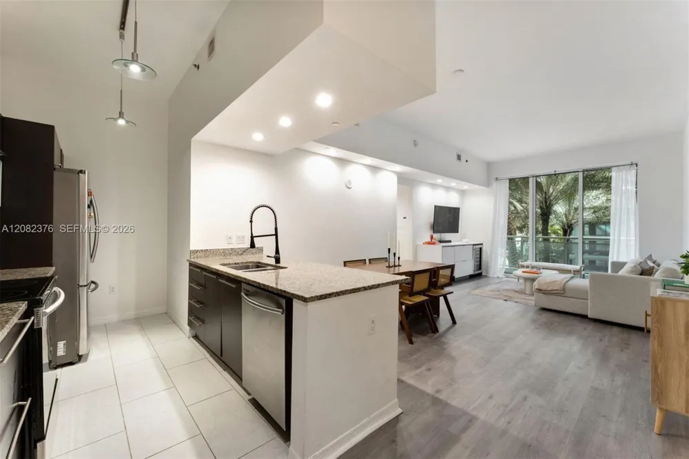 951 Brickell Ave #201 Miami, FL 33131