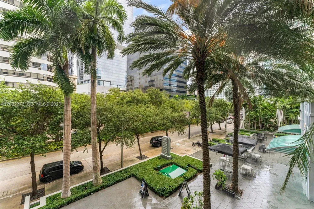 951 Brickell Ave #201 Miami, FL 33131