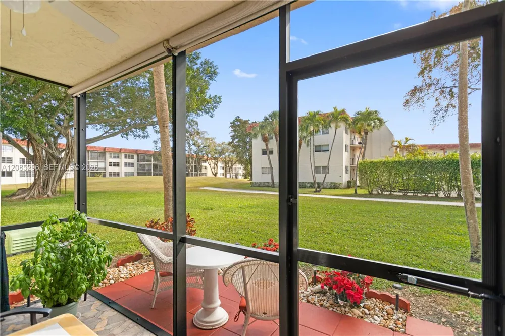 691 S Hollybrook Dr #26-105 Pembroke Pines, FL 33025