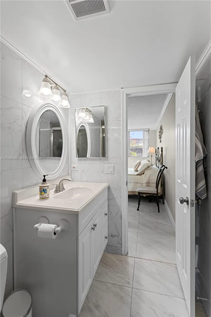 691 S Hollybrook Dr #26-105 Pembroke Pines, FL 33025