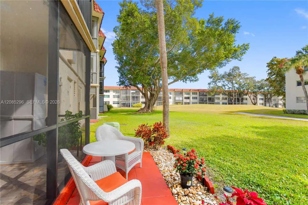 691 S Hollybrook Dr #26-105 Pembroke Pines, FL 33025