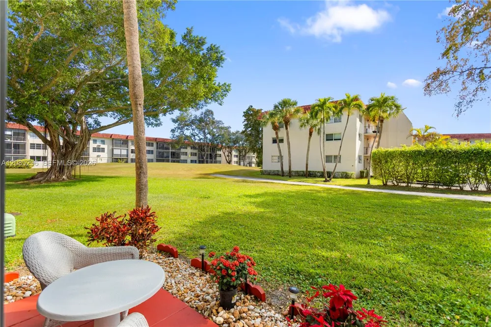 691 S Hollybrook Dr #26-105 Pembroke Pines, FL 33025