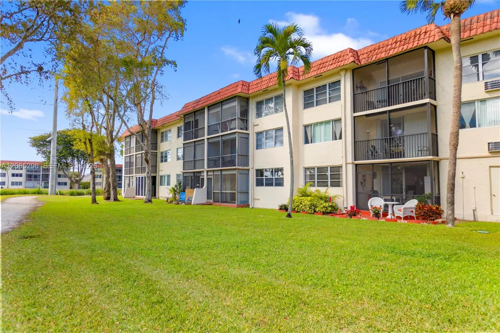 691 S Hollybrook Dr #26-105 Pembroke Pines, FL 33025