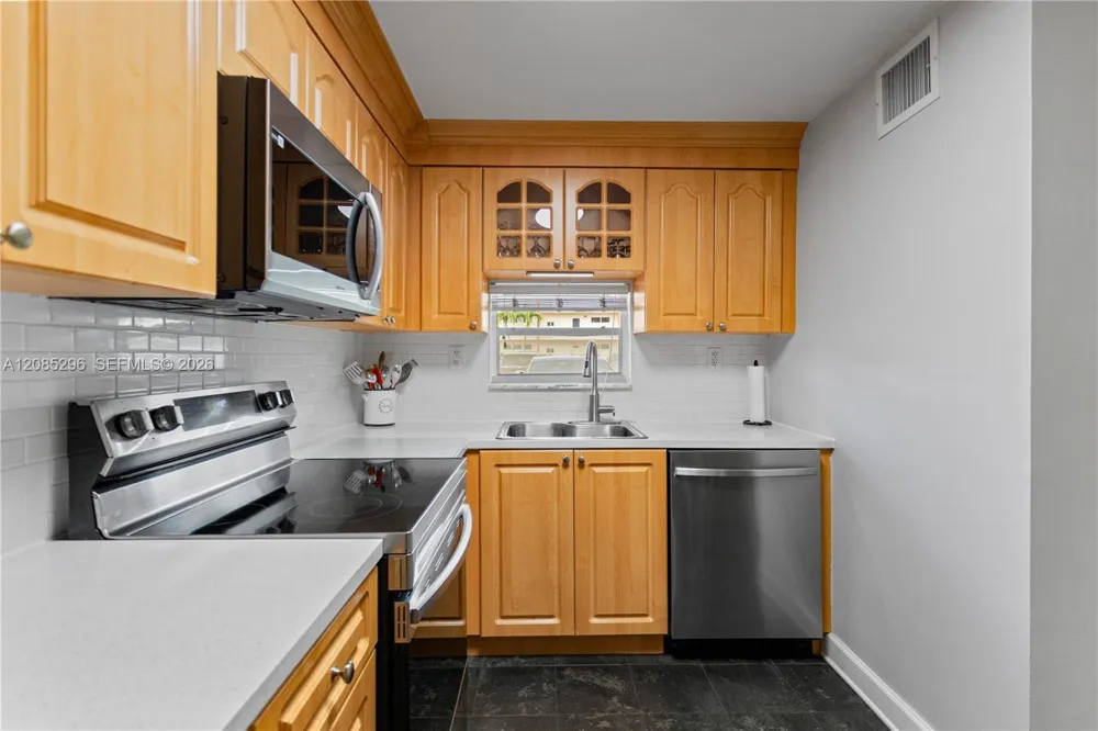 691 S Hollybrook Dr #26-105 Pembroke Pines, FL 33025