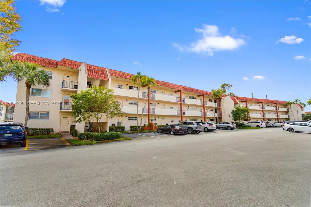 691 S Hollybrook Dr #26-105 Pembroke Pines, FL 33025