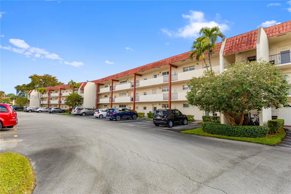 691 S Hollybrook Dr #26-105 Pembroke Pines, FL 33025