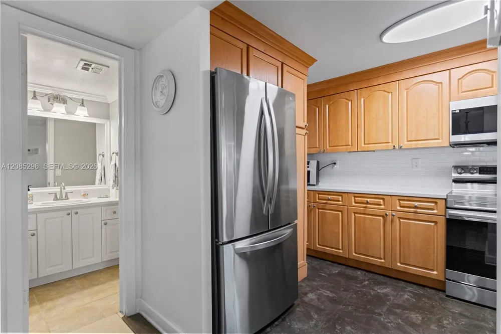 691 S Hollybrook Dr #26-105 Pembroke Pines, FL 33025