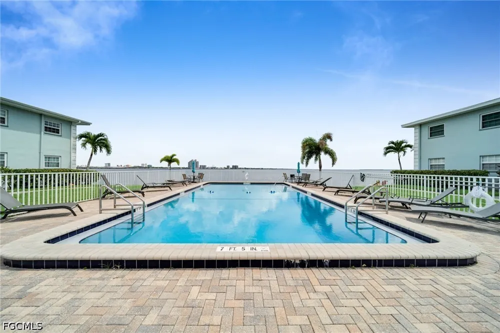 Key Drive #4 North Fort Myers, FL 33903