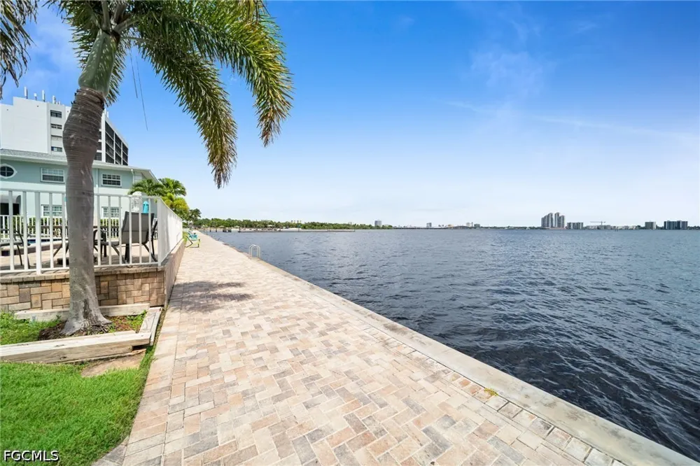 Key Drive #4 North Fort Myers, FL 33903