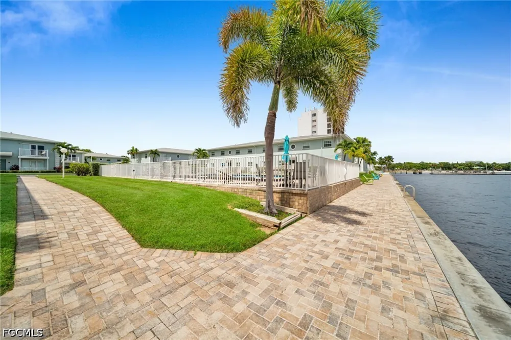 Key Drive #4 North Fort Myers, FL 33903