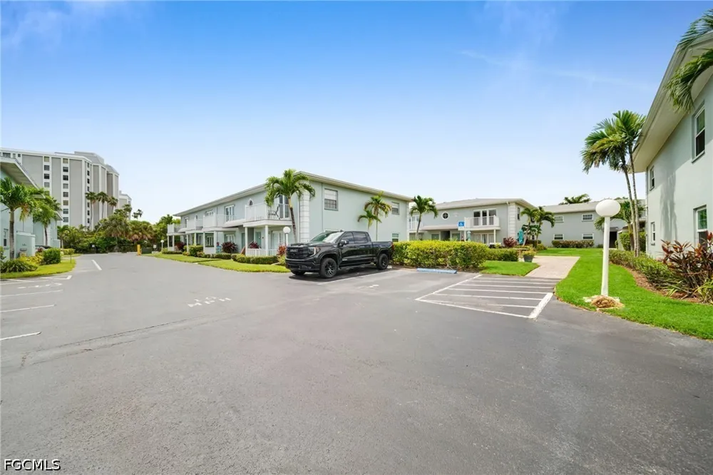Key Drive #4 North Fort Myers, FL 33903