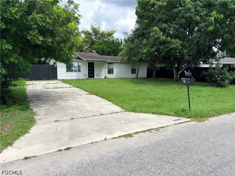 Valley Drive Lehigh Acres, FL 33936