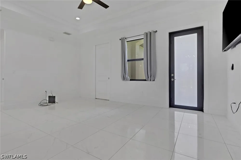 24th Avenue NE Naples, FL 34120