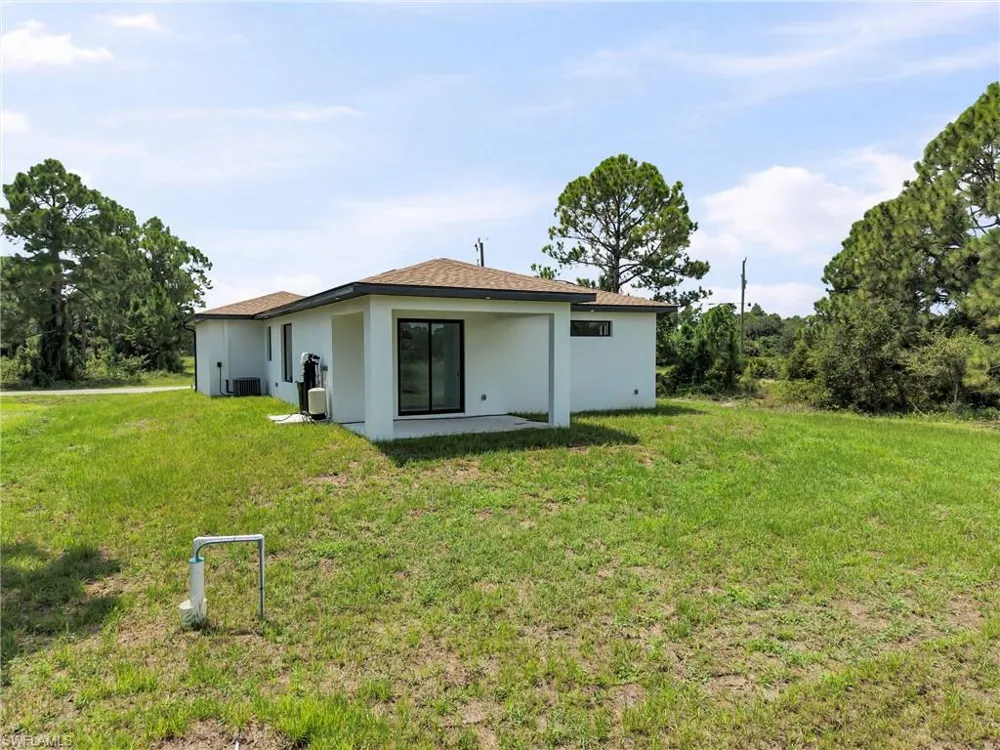 1035 Bandera Street Lehigh Acres, FL 33974