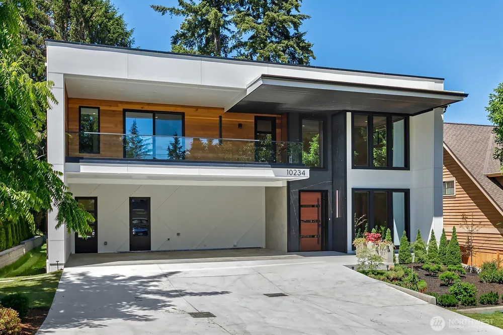 10234 NE 20th Place Bellevue, WA 98004