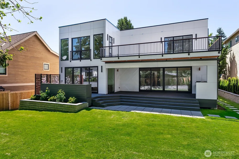 10234 NE 20th Place Bellevue, WA 98004