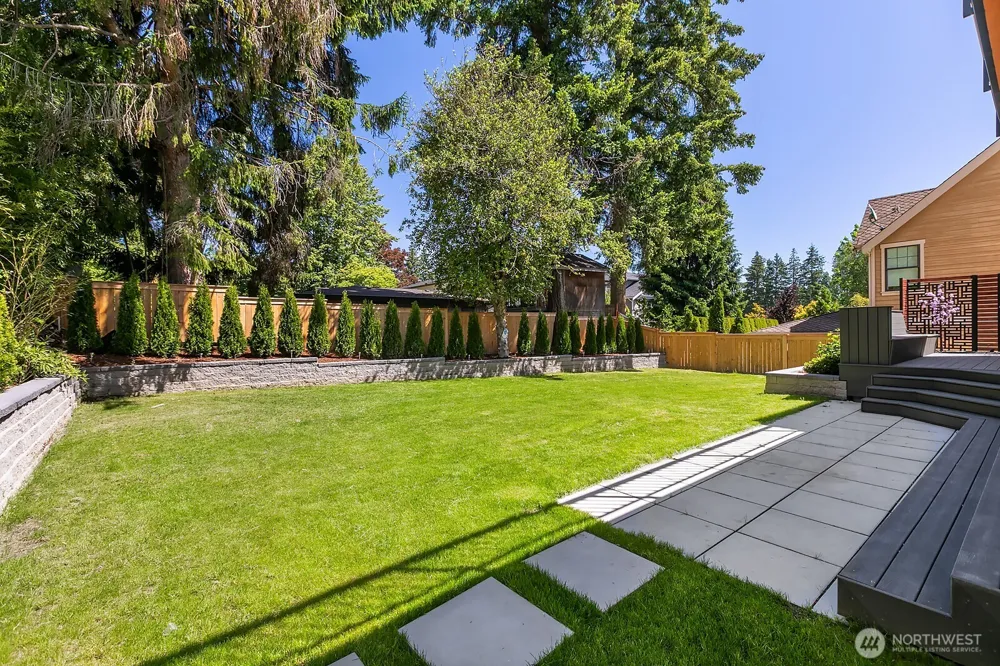 10234 NE 20th Place Bellevue, WA 98004