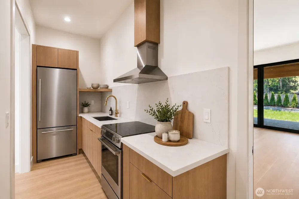 10234 NE 20th Place Bellevue, WA 98004