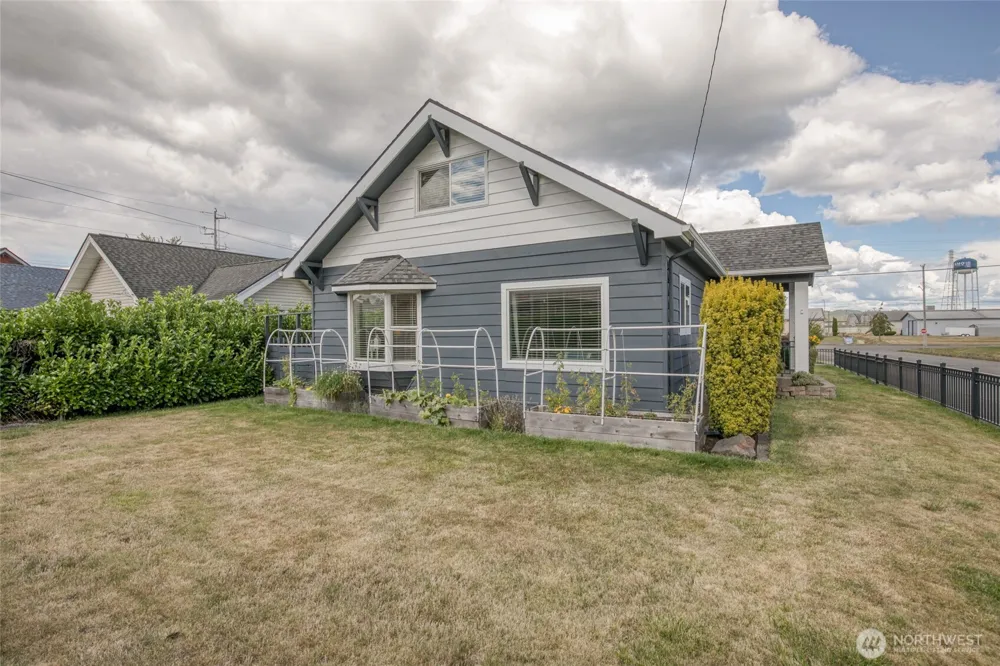 218 B STREET Cosmopolis, WA 98537