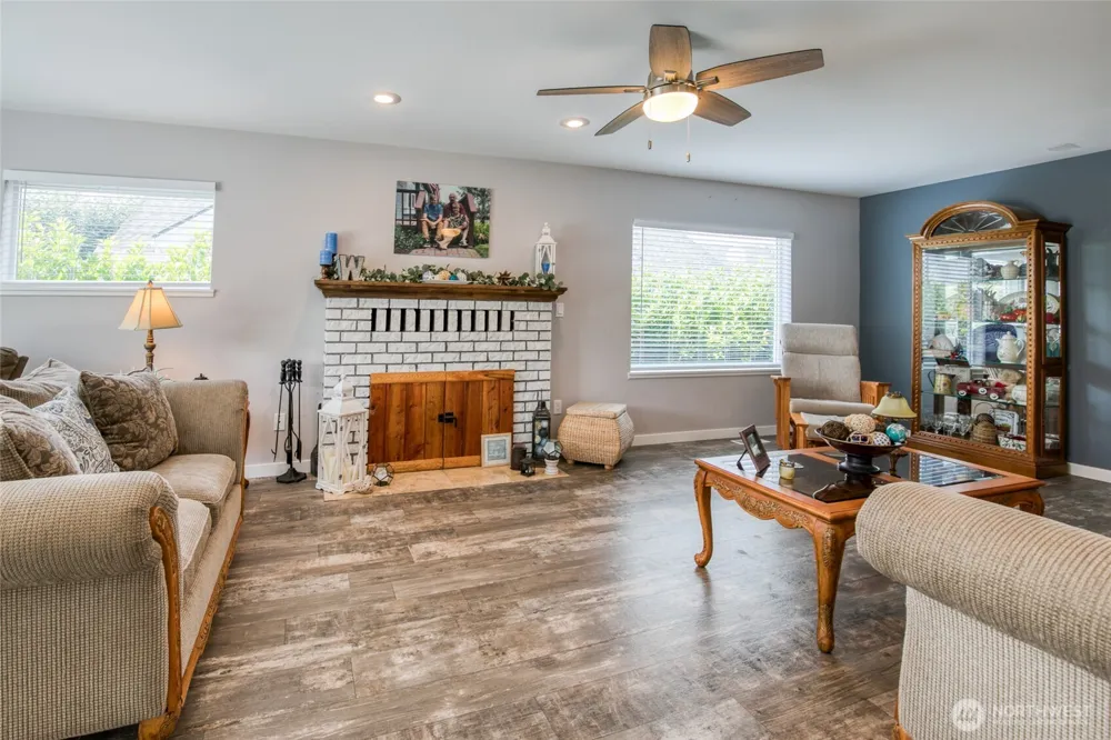 218 B STREET Cosmopolis, WA 98537