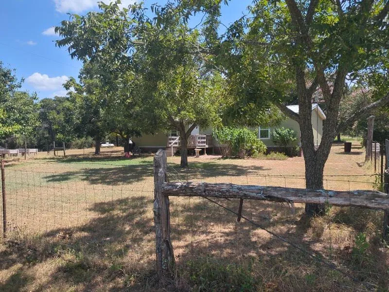 10905 fm1915 Highway Buckholts, TX 76518