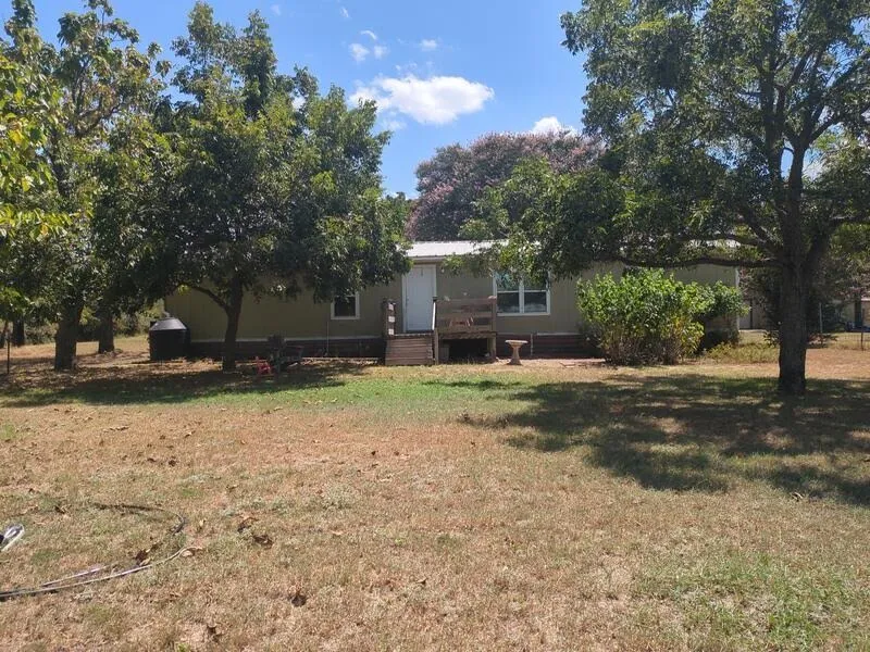 10905 fm1915 Highway Buckholts, TX 76518